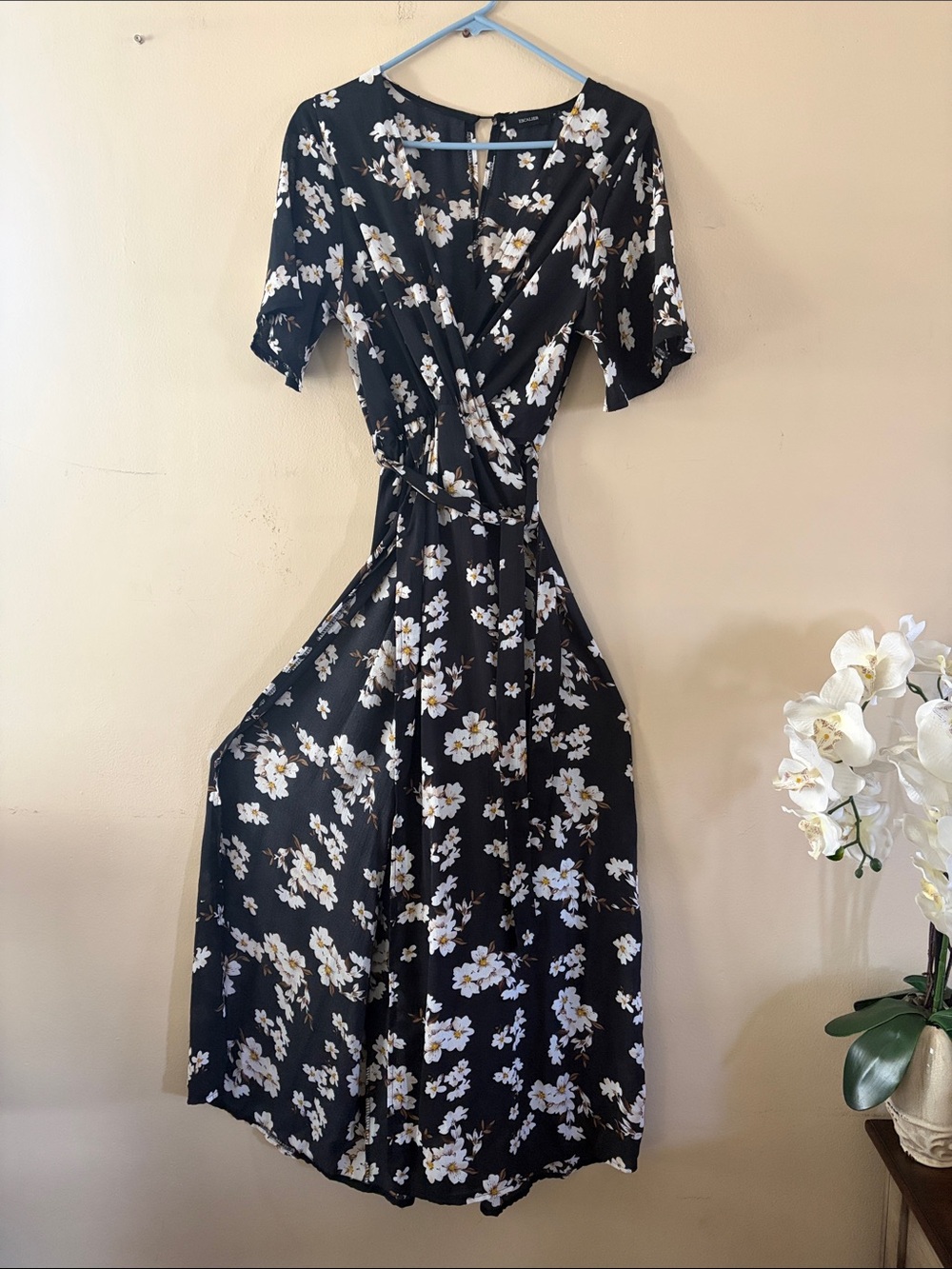Escalier Floral Wrap Midi Dress in Black with White Blossom Print Size L
